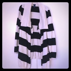 Izod black and off-white sweater cardigan